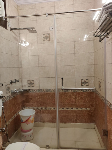 Bathroom 4, Paras International, Delhi