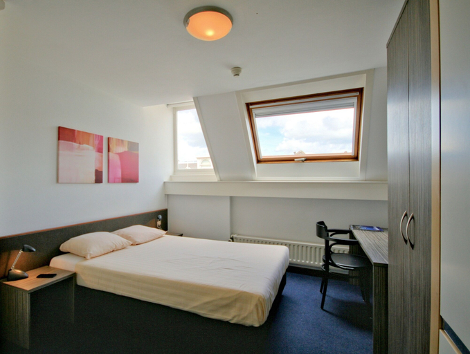 Bedroom 3, Hotel Sebel, Den Haag