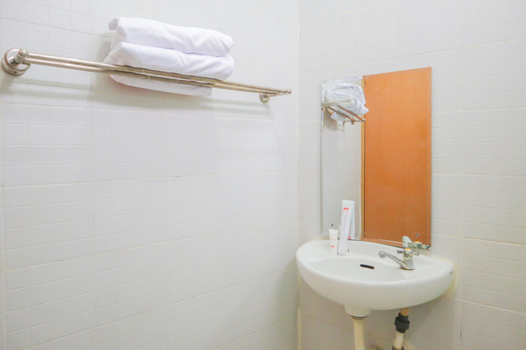 OYO 1967 Hotel House of Eva Syariah Near Rumah Sakit Umum Daerah Jagakarsa, Jakarta Selatan