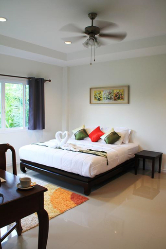 Baan Klangsuan Bang Korbua, Phra Pra Daeng