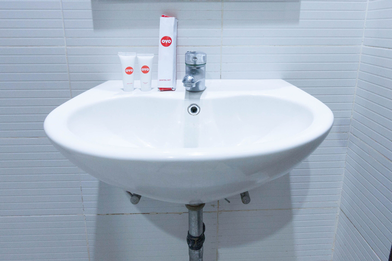OYO 2087 Jaya Homestay, Makassar