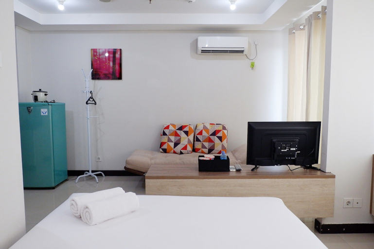 Close to Pool Studio Apartment Sky Terrace at Daan Mogot Baru By Travelio, Jakarta Barat