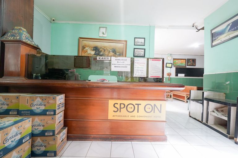 SPOT ON 2054 Arimbi 3 Near Santosa Hospital, Bandung