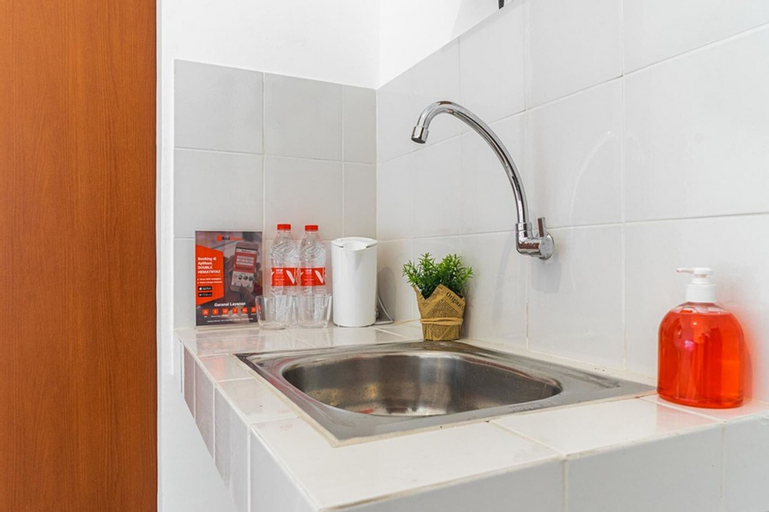 RedDoorz Plus @ EcoHome Citra Raya Tangerang, Tangerang