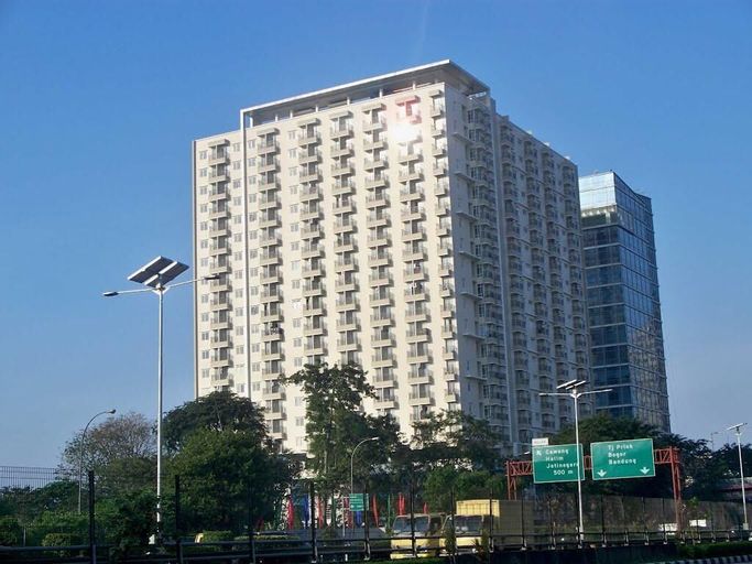 Simply Homey 2BR Signature Park Apartment By Travelio, South Jakarta
