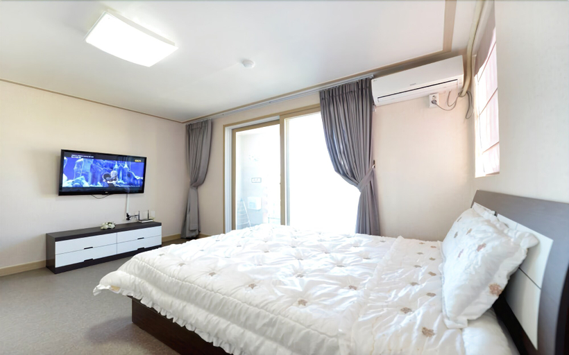 Bedroom 3, Sokcho HJ House Pension, Sokcho