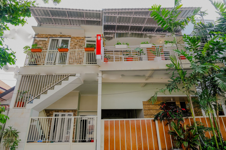 OYO 2376 Tiara Family Residence, Malang