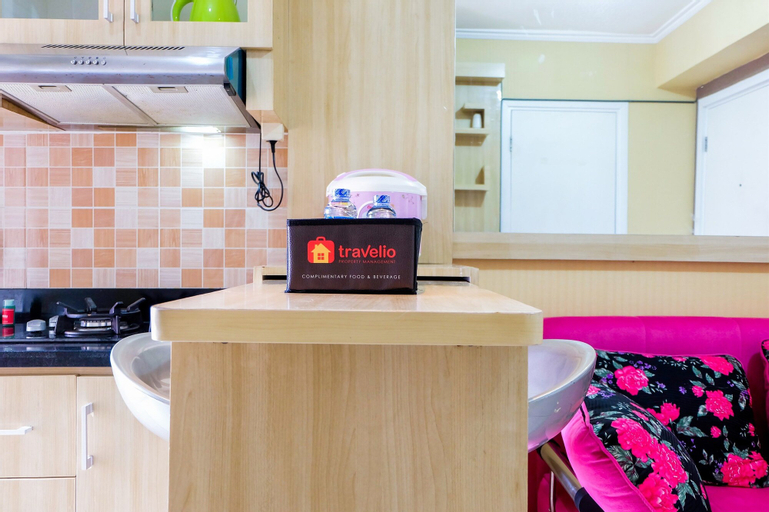 Affordable Price 2BR Green Pramuka City Apartment By Travelio, Jakarta Pusat