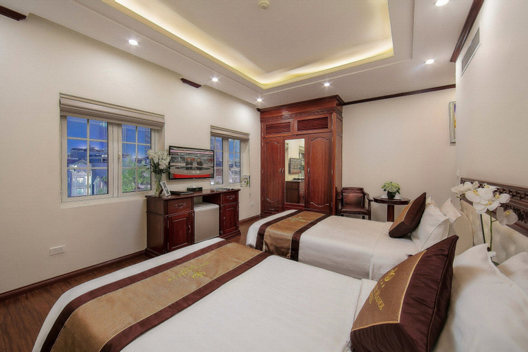 Royal St Hanoi Hotel, Cầu Giấy