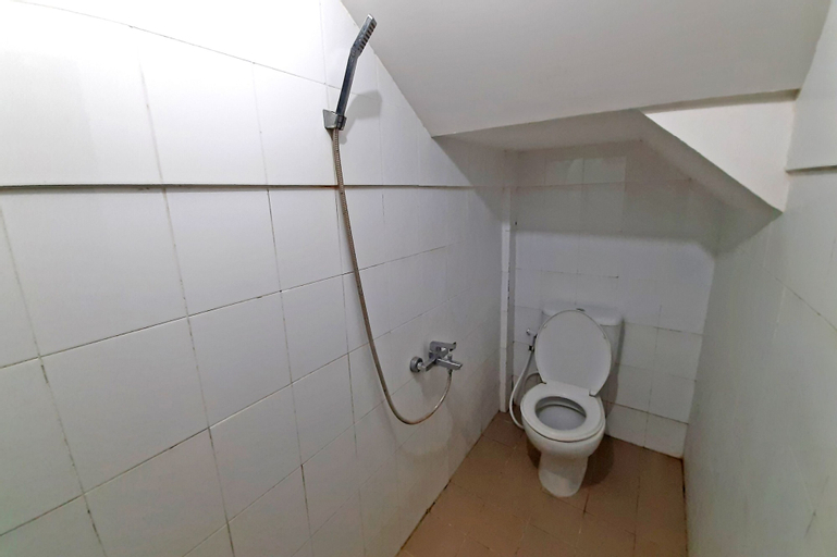 SPOT ON 2451 D'kost Unta, Semarang
