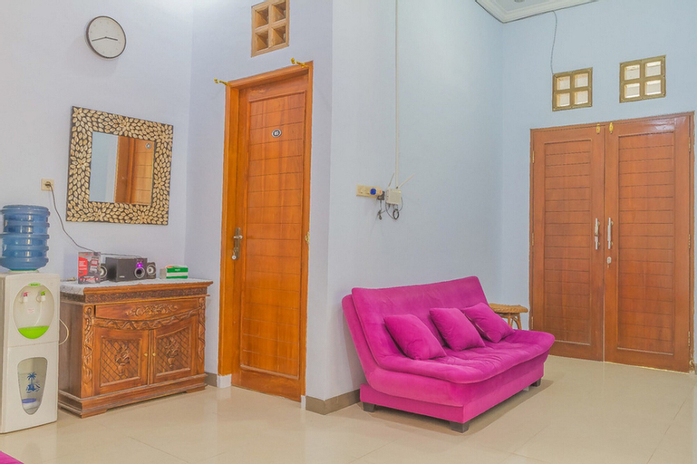 RedDoorz Syariah @ Puri Kalijaga Street, Cirebon