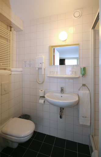 Bathroom 4, Hotel Sebel, Den Haag
