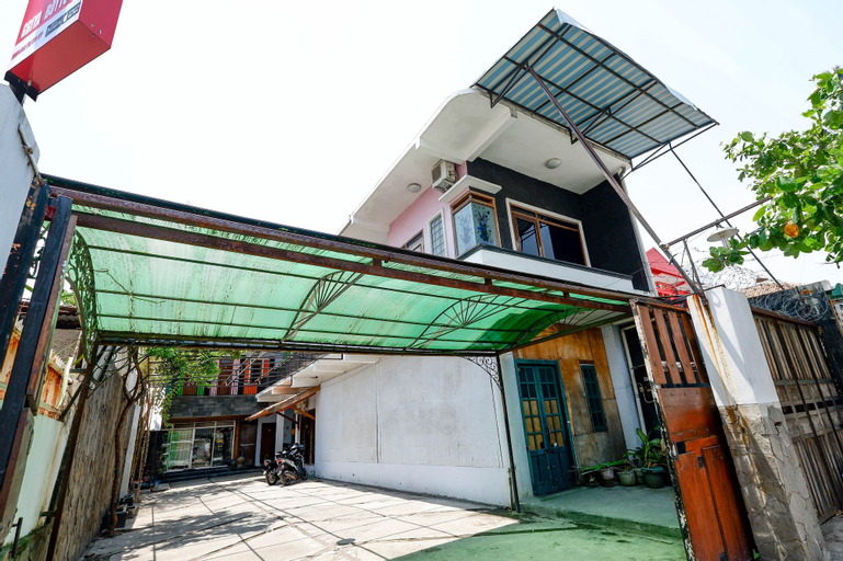 OYO 1791 Griya Boytown, Solo