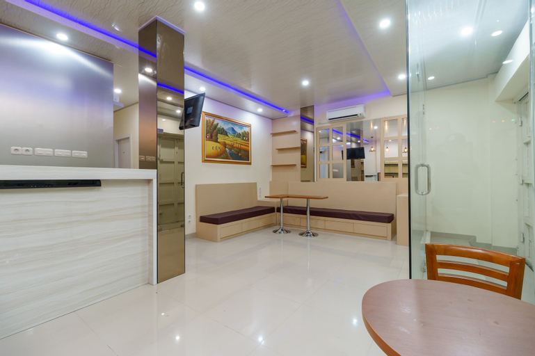 RedDoorz Plus near RS RK Charitas 2 Palembang, Palembang