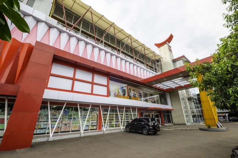 Capital O 1973 Guest House Toserba Selamat Syariah Pelabuhan Ratu, Sukabumi
