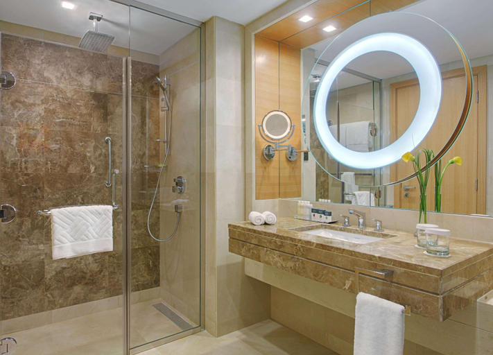Bathroom 4, DoubleTree by Hilton Riyadh - Al Muroj Business Ga, Riyadh