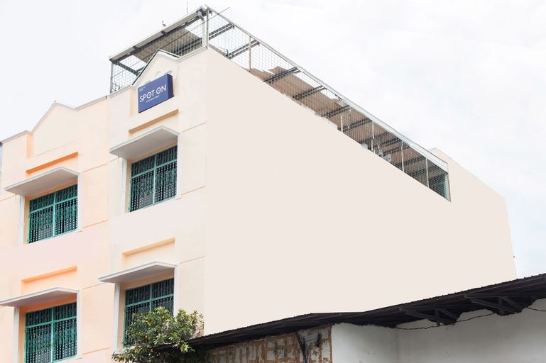 SPOT ON 2373 Executive Inn 2, Medan