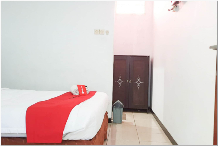 RedDoorz near Bojonegoro Train Station, Bojonegoro