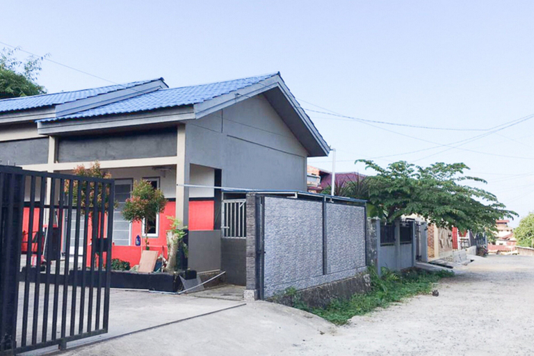 Exterior & Views 2, RedDoorz @ Simpang Lima Jupiter, Sorong