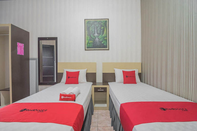 RedDoorz Syariah near Taman Rozeline Penajam, North Penajam Paser