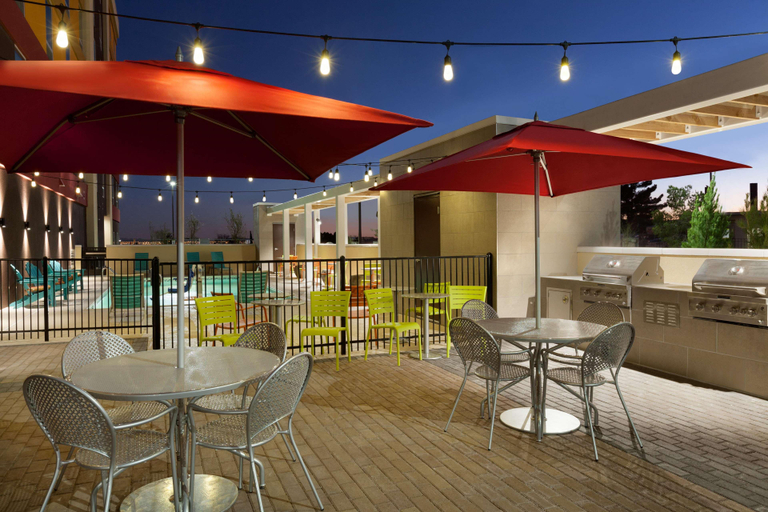 Food & Drinks 5, Home2 Suites El Paso Airport, El Paso