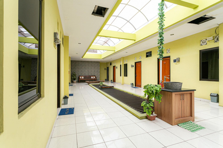 KoolKost Female Syariah near Universitas Muhammadiyah Surakarta, Solo