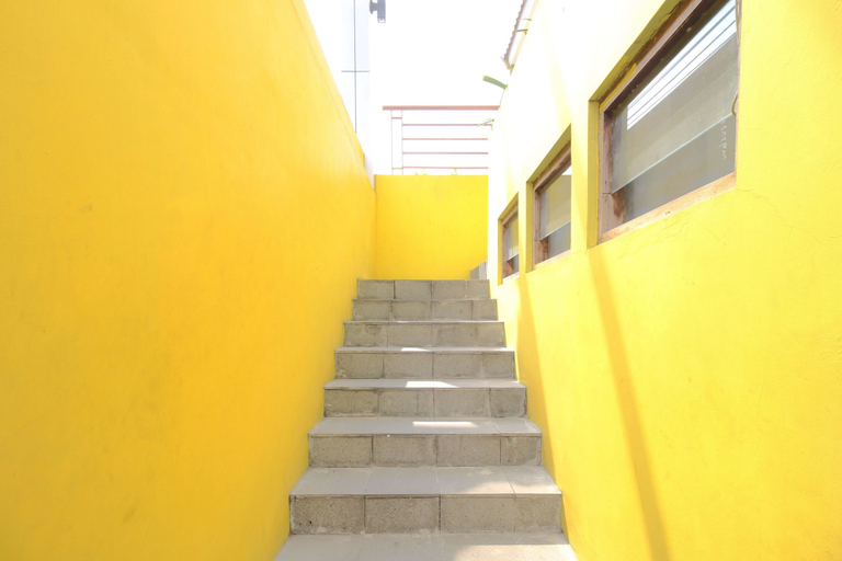 Public Area 3, Airy Adi Sucipto Gang Nanas Lima 6 Solo, Solo