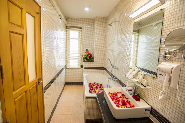Cartel Hotel, Myitkyina
