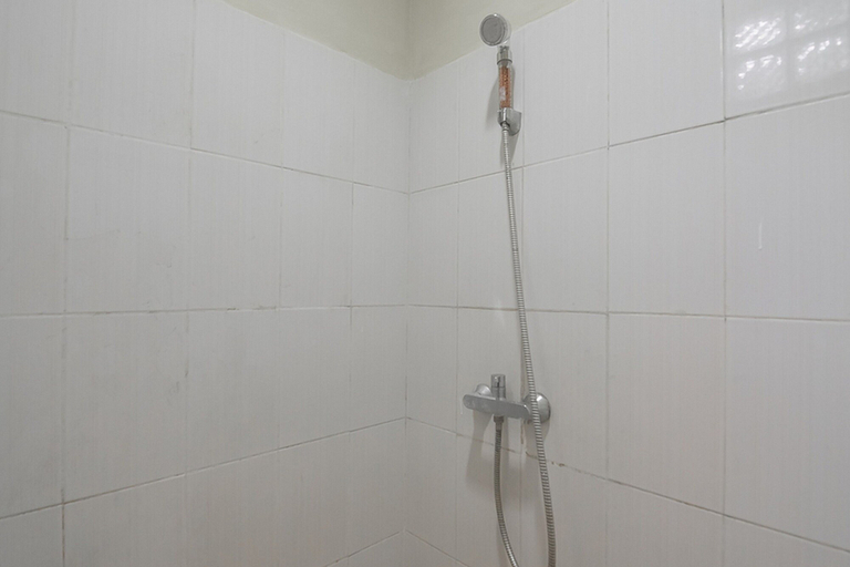 Bathroom 3, KoolKost near Setrasari Mall, Bandung