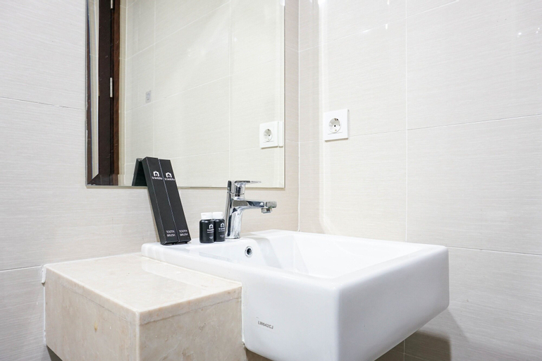 Simply Furnished Studio Apartment at Puri Mansion By Travelio, West Jakarta