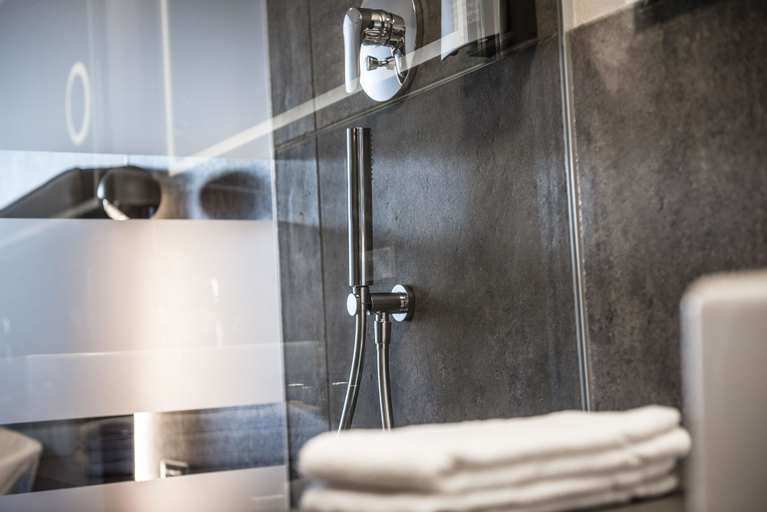 Bathroom 5, Hotel - Appartements Schmied Hans, Bolzano