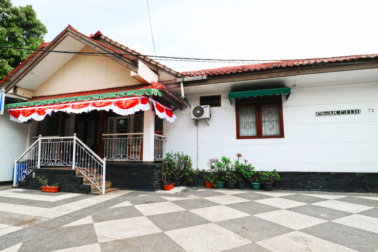 Pagar Putih Guest House Syariah, Bandung