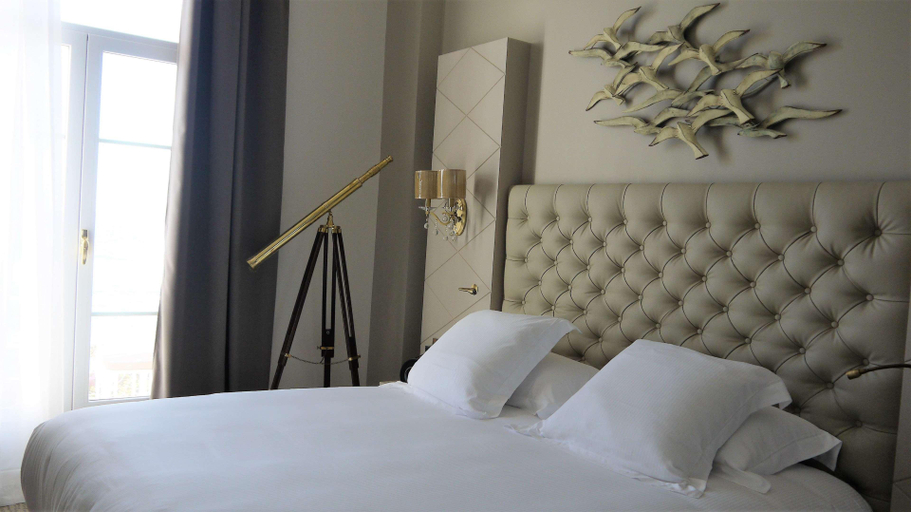 Bedroom 3, Grand Hotel des Sablettes Plage, Curio by Hilton, Var