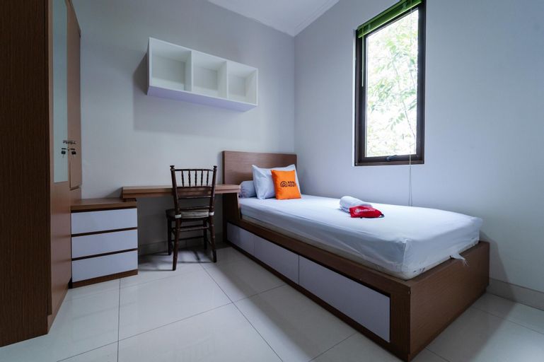 KoolKost near AEON Mall BSD (Minimum 6 Nights), Tangerang Selatan