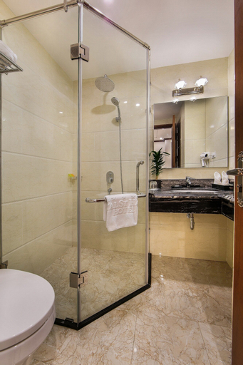Royal St Hanoi Hotel, Cầu Giấy
