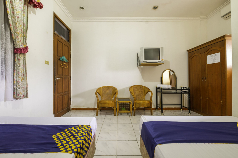 SPOT ON 1896 Hotel Mahkota Pantai, Sukabumi