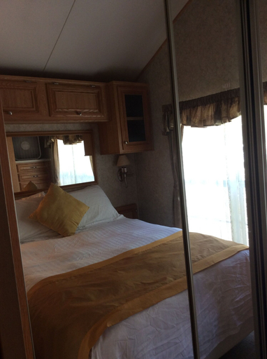 Bedroom 3, Robin Hood, Mason