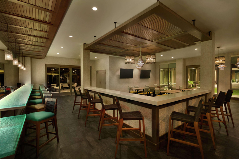 Food & Drinks 5, Embassy Suites By Hilton Oahu Kapolei, Honolulu