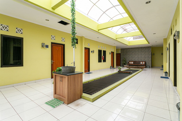 KoolKost Female Syariah near Universitas Muhammadiyah Surakarta, Solo