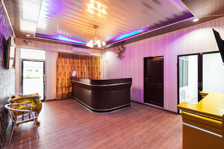 RedDoorz Plus near Universitas Methodist Medan, Medan