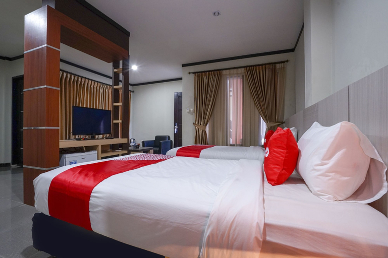 Capital O 2102 Grand Mutiara Hotel, Central Bangka