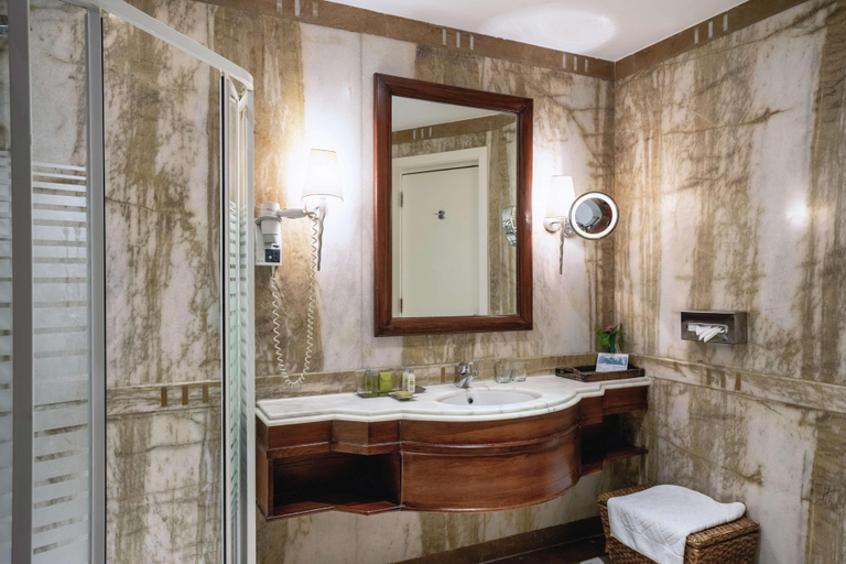 Bathroom 5, Swiss Inn Resort Hurghada, Al-Ghurdaqah
