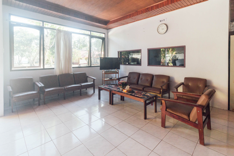 OYO 1688 Collin Beach Hotel, Ambon
