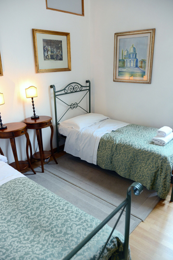 Bedroom 3, Coronari Enchanting Two Bedroom Apartment, Roma