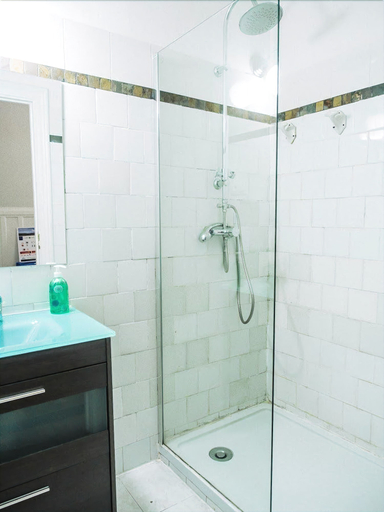 Bathroom 4, Zentric Hostel, León