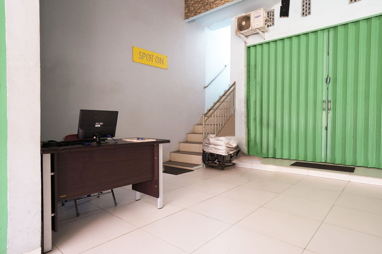 SPOT ON 2738 818 Home Stay, Palembang