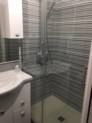 Bathroom 5, Hotel Como, Rimini