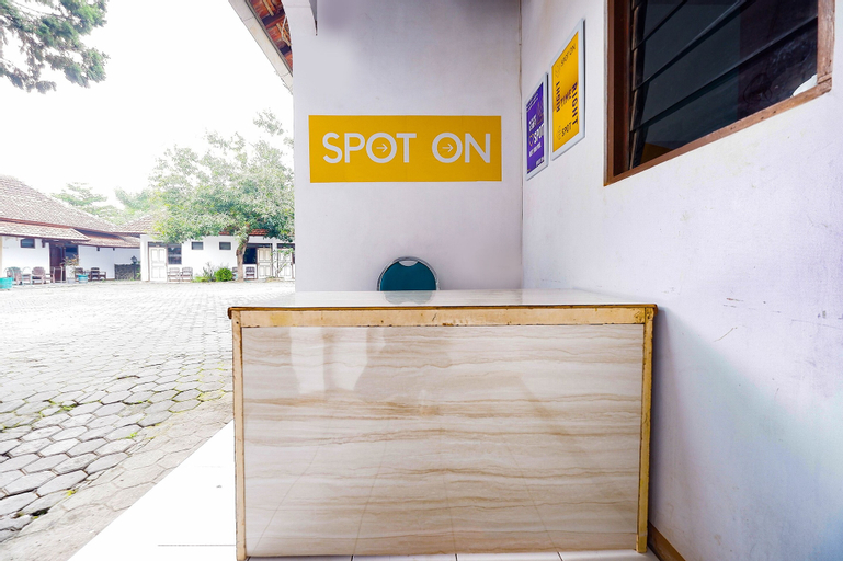 SPOT ON 2865 Sartika Inn Pati, Pati