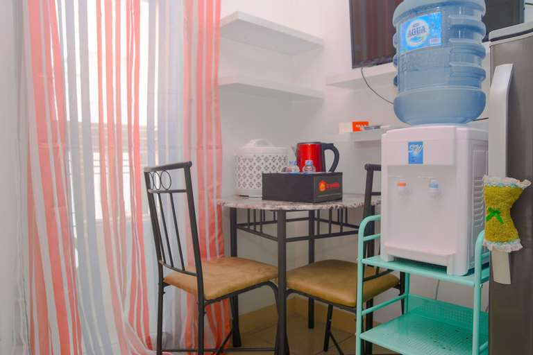 Green Bay Pluit Studio Apartment with 2 Single Beds By Travelio, North Jakarta