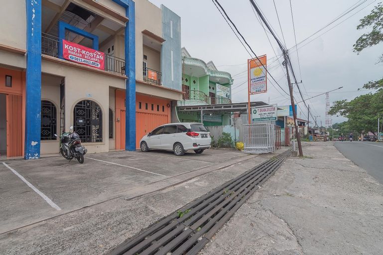 RedDoorz Syariah near Terminal Batu Ampar 2, Balikpapan
